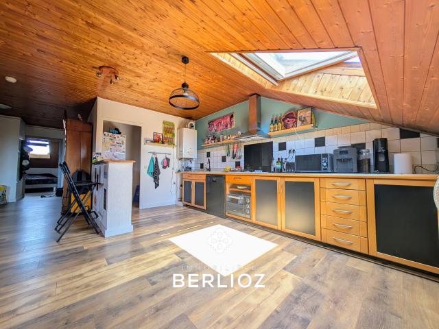 Grand appartement à acheter 215000 € à Revel