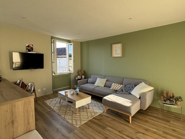 Grand appartement à louer dernier étage à Cognac