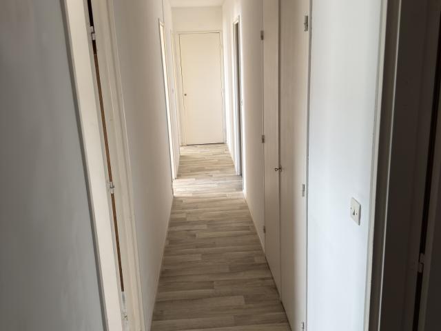 Grand appartement à vendre avec balcon