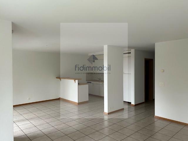 GRAND APPARTEMENT AVEC BALCON