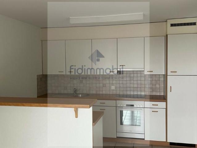 GRAND APPARTEMENT AVEC BALCON