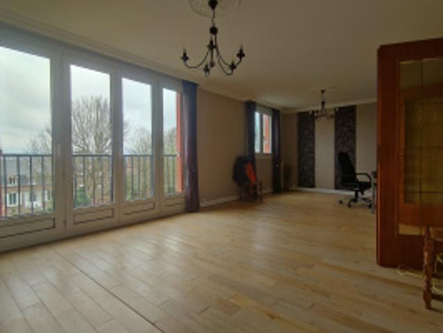 Grand appartement avec balcon à vendre 101520 € à Beauvais 60