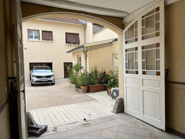 GRAND APPARTEMENT AVEC TRES BELLE VUE!