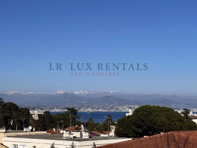 Grand appartement avec vue mer et piscine 78m² Antibes
