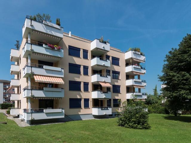 Grand appartement dans un cardre verdoyant!