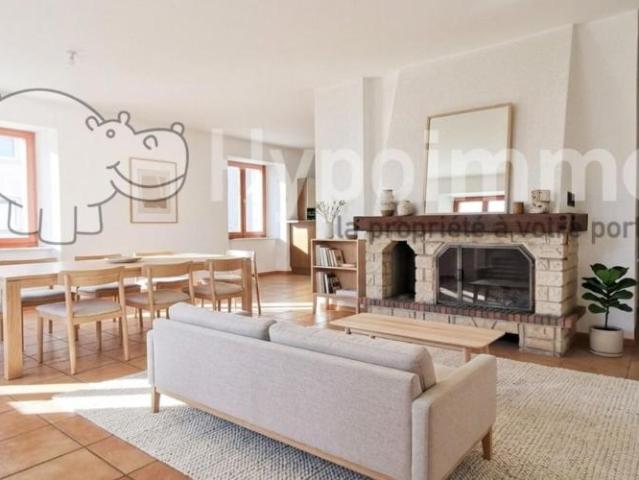 Grand appartement de 4.5 pièces avec cheminée