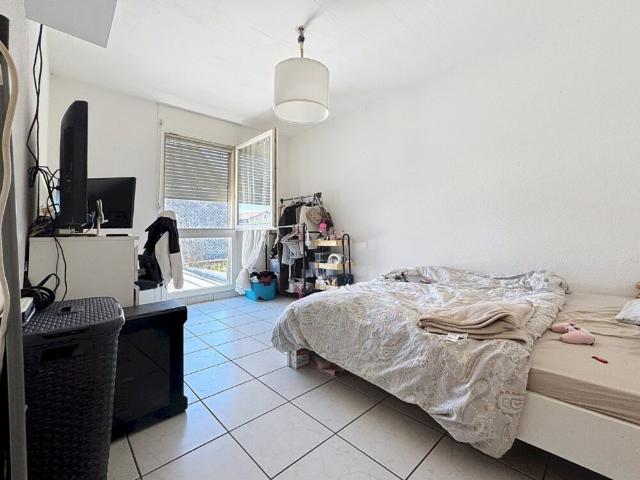 Grand appartement de 5 pces dans villa avec terrasse