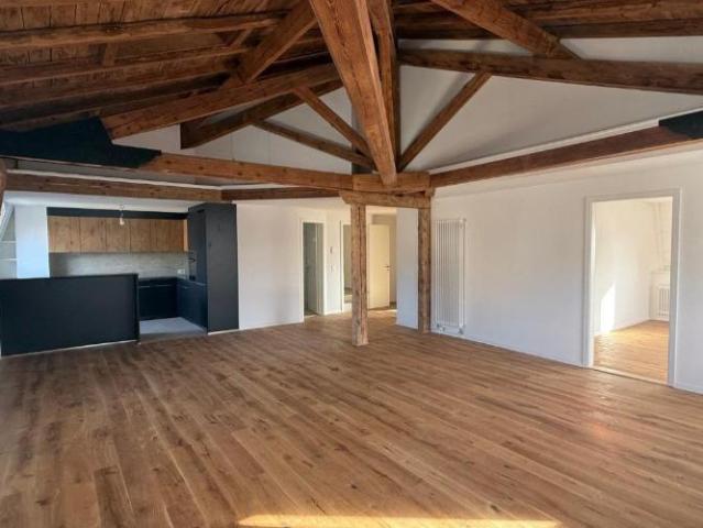 Grand appartement de 3,5 pièces avec beaucoup de cachet