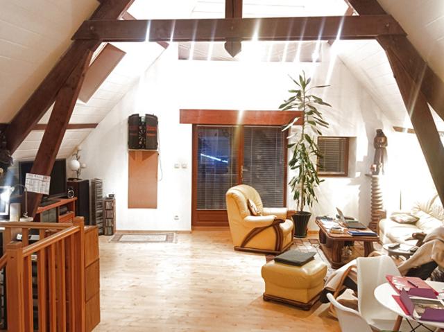 Grand appartement duplex T6 de 160 m2 avec atelier