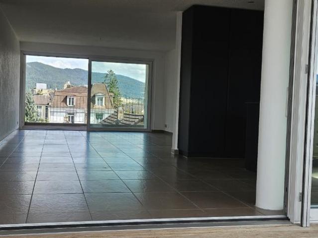 Grand appartement moderne, lumineux