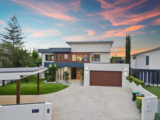 Grand Architectural Masterpiece Waterfront Luxury on 1,108m²