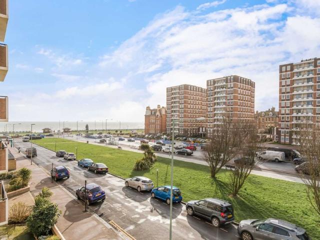 Grand Avenue, Hove BN3, 2 bed flat to rent, £2,000 pcm | PrimeLocation