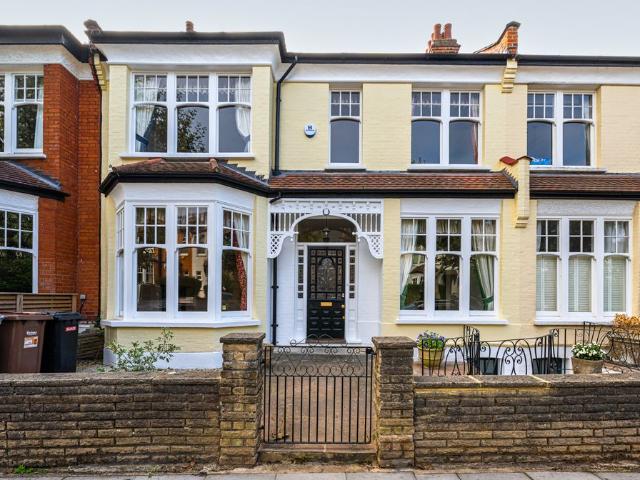 Grand Avenue, London N10, 4 bed terraced house to rent, £5,950 pcm | PrimeLocation