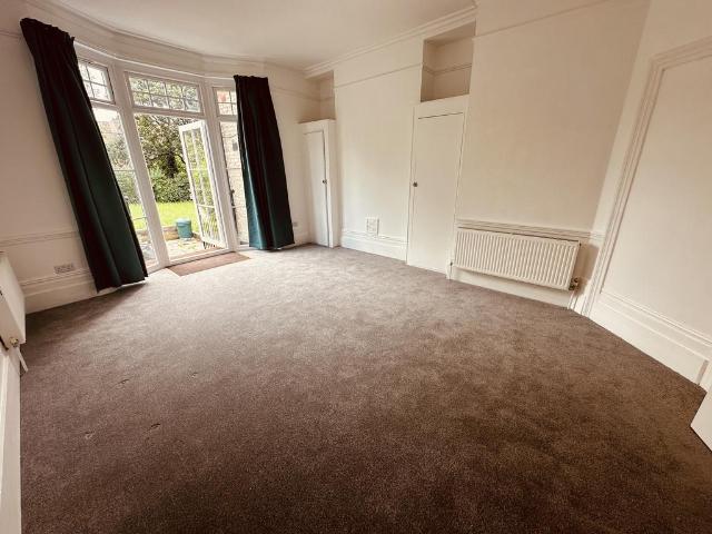 Grand Avenue, London N10 Studio to rent £1,278 pcm £295 pw
