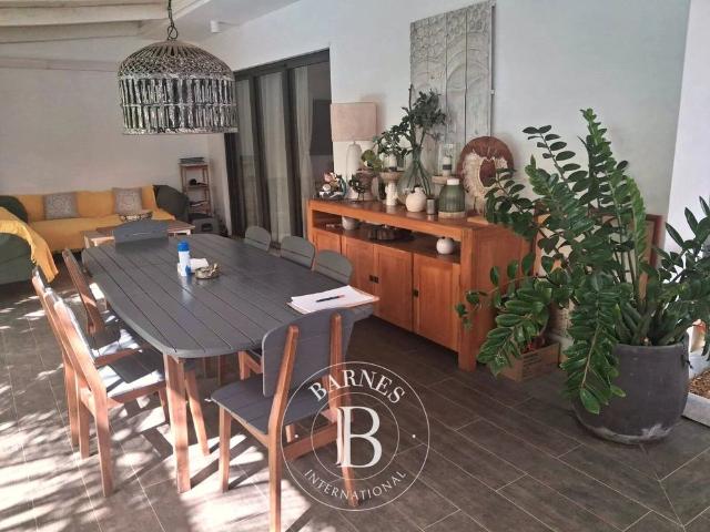 Grand Baie, Villa 3 Chambres 300 m² en location