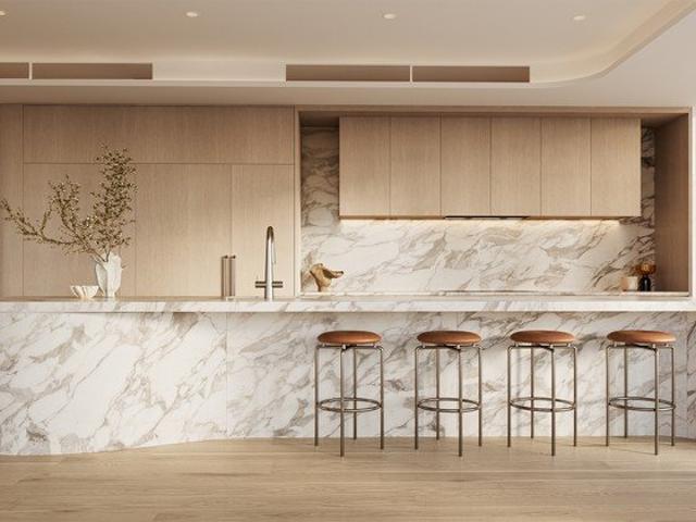 Grand Beachfront Living & Private Rooftop