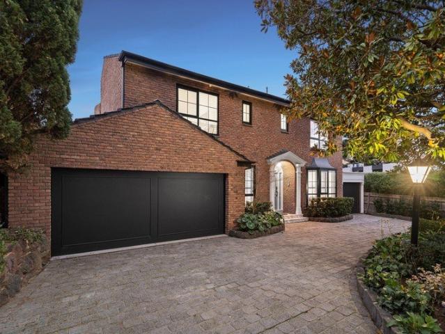 Grand Beachside Luxury, Prestigious Beaumaris