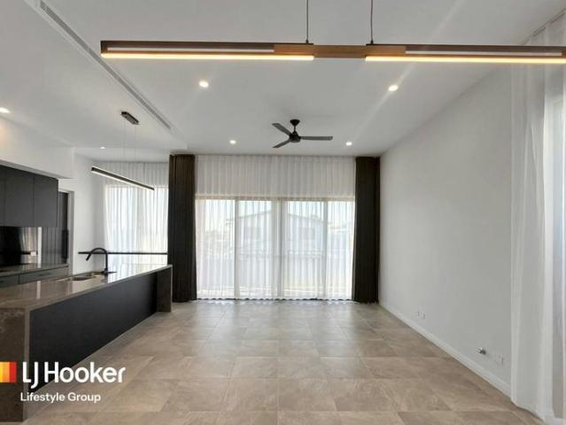 Grand Brand New Family Residence Offering Luxury, Space & Style