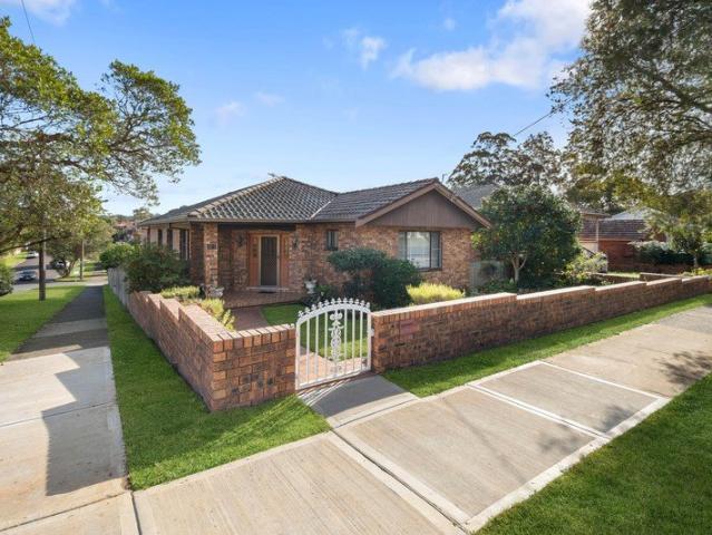Grand Brick Residence in McRae's Estate with Rare Dual Frontage