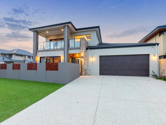 A Rare Opportunity in Mariner's Cove Premier Canal Precinct