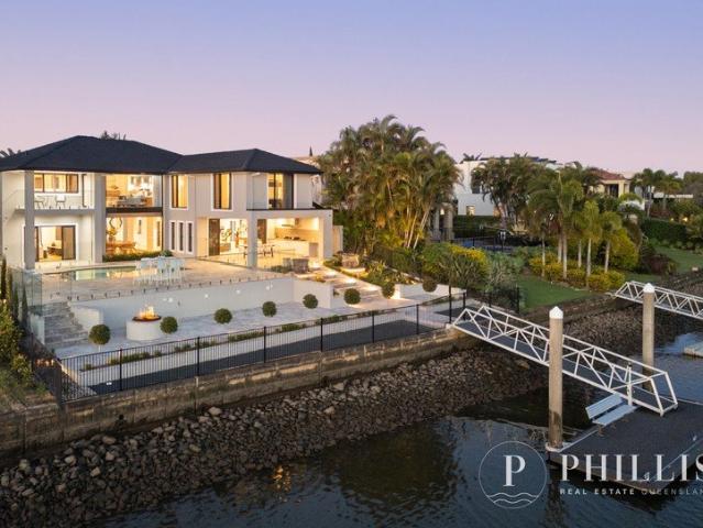 Grand Canal French Hamptons Masterpiece. Gated, secure living. Genuine sale