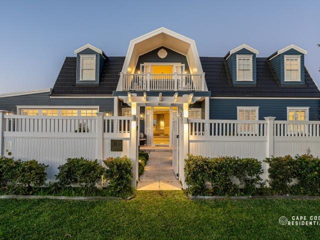 Grand Cape Cod Masterpiece With Panoramic Gold Coast Skyline, Ocean & Hinterland Views