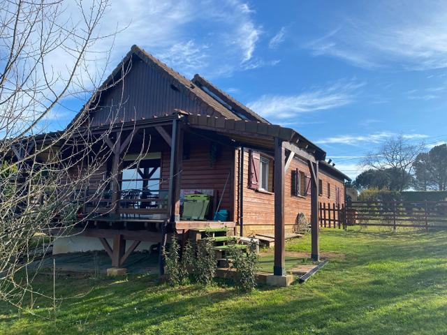 Grand Chalet bois entre Sarlat et Périgueux 136m² La Douze