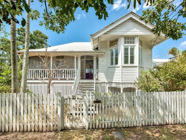 GRAND CHARACTER HOME ON LEAFY 816SQM BLOCK
