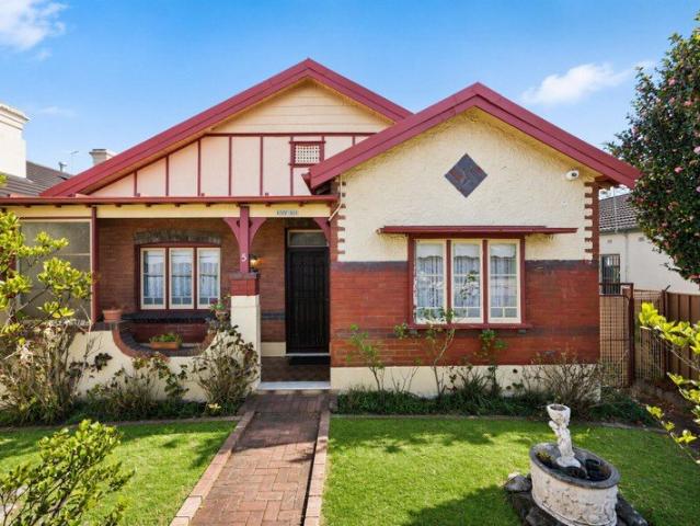 Grand Character Residence on 537.5sqm with Exceptional Family Proportions