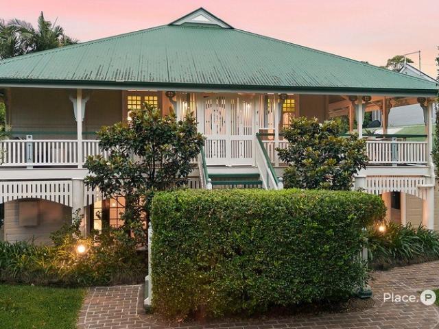 Grand Colonial Queenslander on 810sqm in Sherwood's Coveted Riverside Enclave