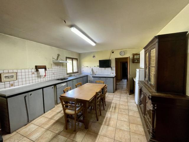 Grand corps de ferme à rénover à Hères 202m² Hères