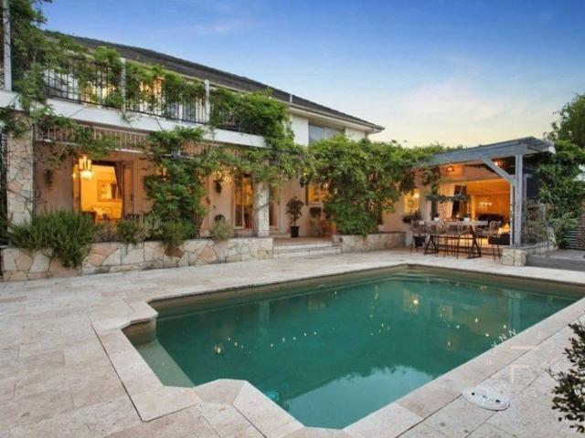 Grand Country Manor timeless classic with stunning detached cottage