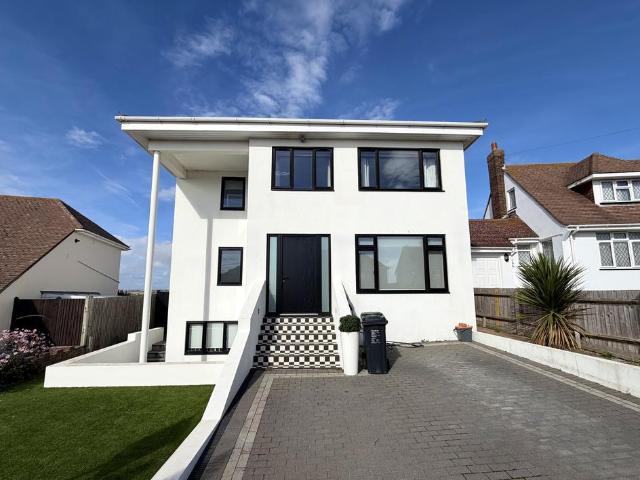 Grand Crescent, Brighton, BN2 3 bed house to rent £4,100 pcm £946 pw