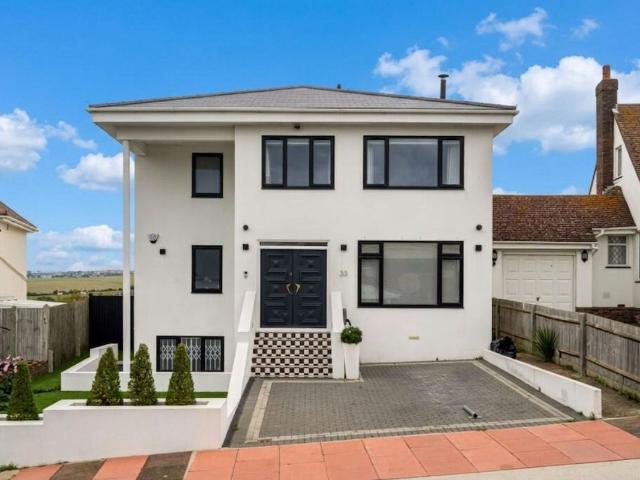 Grand Crescent, Rottingdean BN2, 3 bed detached house to rent, £4,250 pcm | PrimeLocation