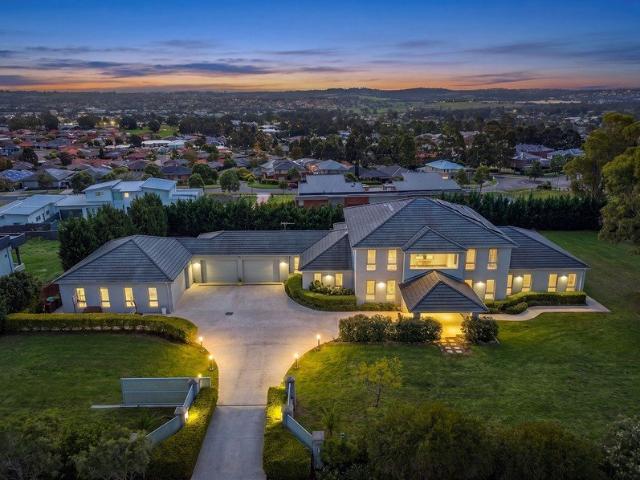 Grand Custom Built Acreage Residence with Resort Style Living