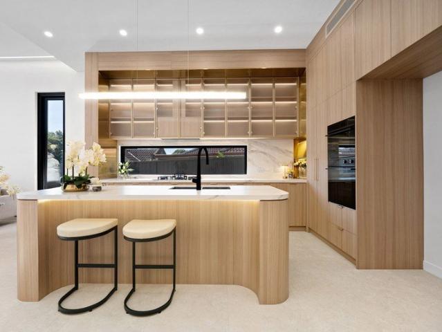 Grand Designer Residence of Light and Luxury