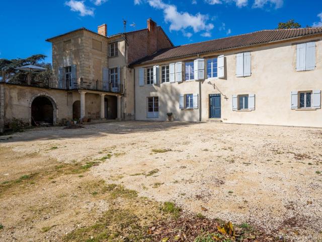 Grand Domaine Sur 25 Hectares 463m² Vic Fezensac