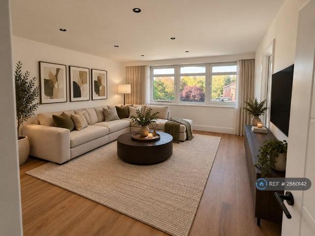 Grand Drive, London, SW20 2 bed flat to rent £2,350 pcm £542 pw