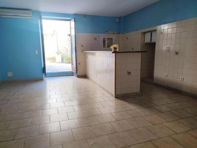 GRAND DUPLEX T4 avec cour intérieure BAGNOLS SUR CEZE 30200