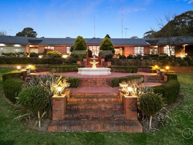 Grand Entertainer's Residence with Country Charm
