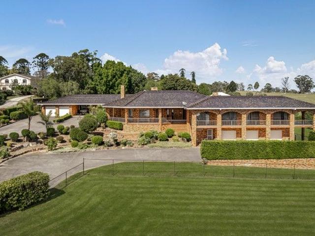 GRAND ESTATE IN BLUE RIBBON LOCATION