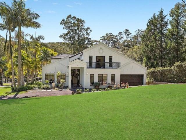 Grand estate in The Ferneries offering luxury family living