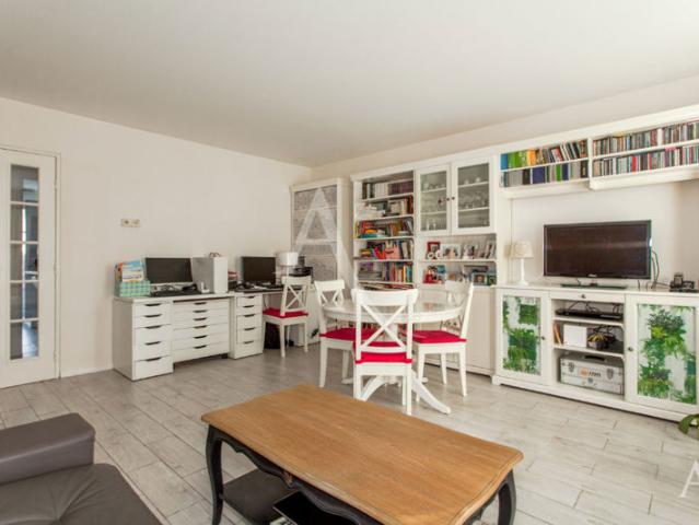 Grand F4 de 83,60 m² à 2 pas du RER avec ascenseur
