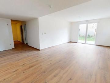 Grand F4 neuf en rez de jardin avec 200 m² de jardin et cave