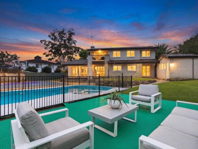 Grand Family Entertainer on Expansive 1,075sqm with Resort Style Backyard