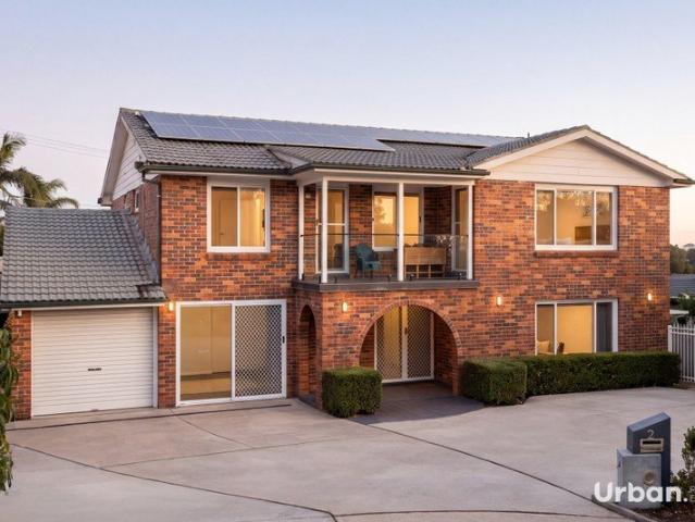 Grand Family Entertainer with Pool and Multiple Living Zones