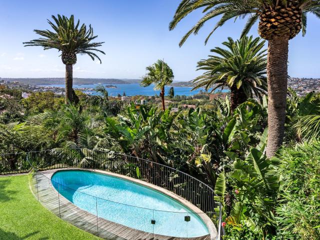 Grand family estate boasting panoramic harbour views
