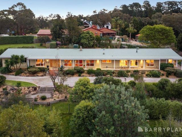 Grand Family Estate with Stunning Natural Surrounds and Spectacular Views