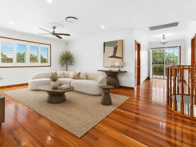 GRAND FAMILY FIVE BEDROOMS HOME
