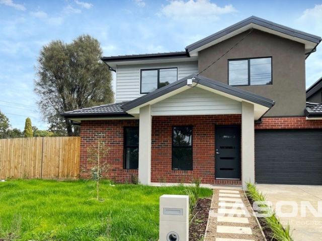 GRAND FAMILY HOME HEART OF GLENROY